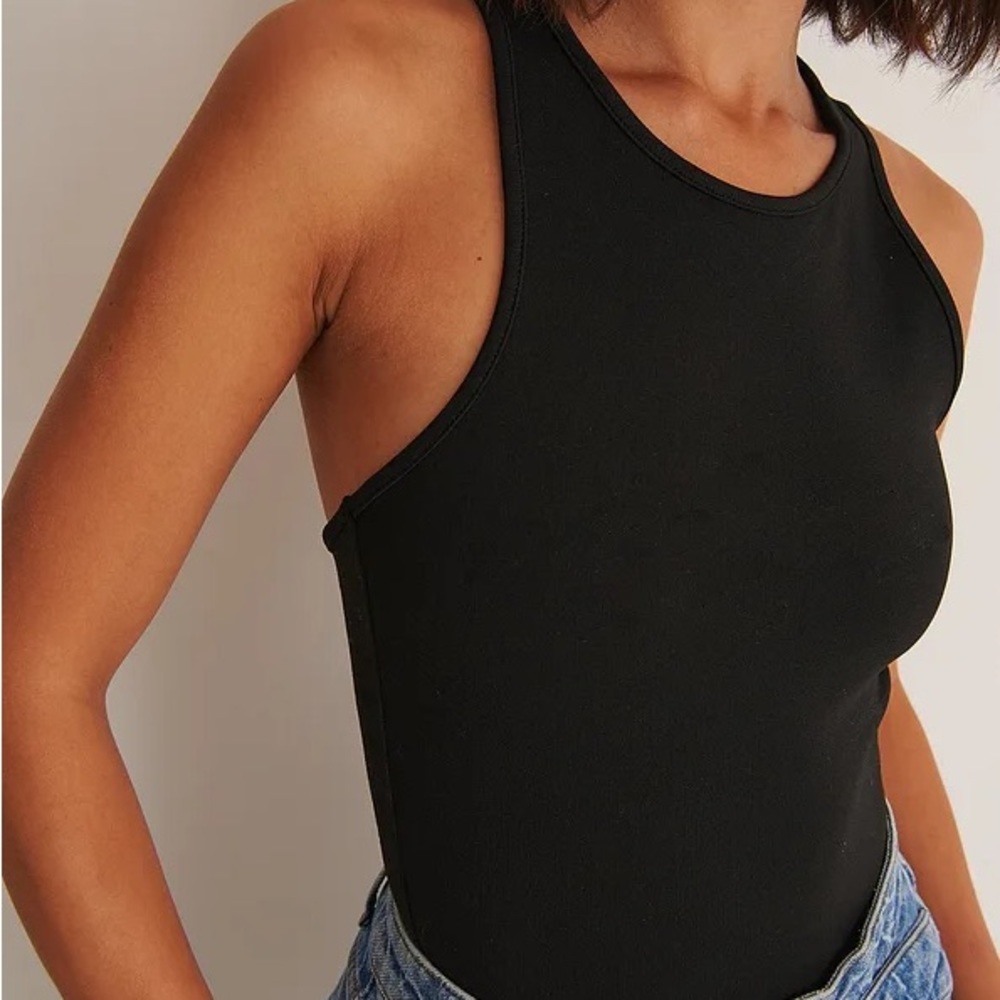Open Back Tank Top - NA-KD x Sofia Coelho